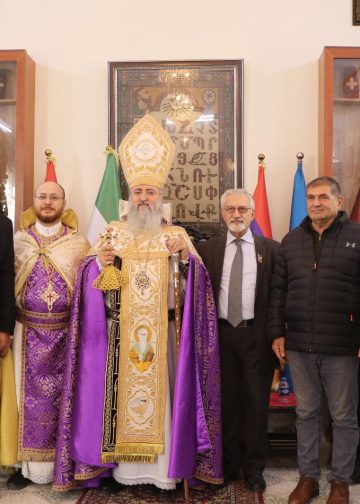 زيارة كنيسة هاكوب وفد بلدية قامشلو